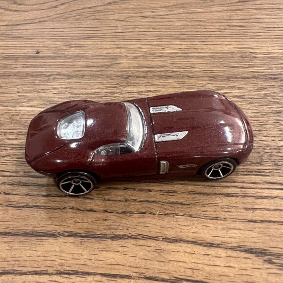 Hot Wheels Fast Felion Die-Cast Toy Car Maroon 1:64 Scale Collectible Model - Picture 2 of 4